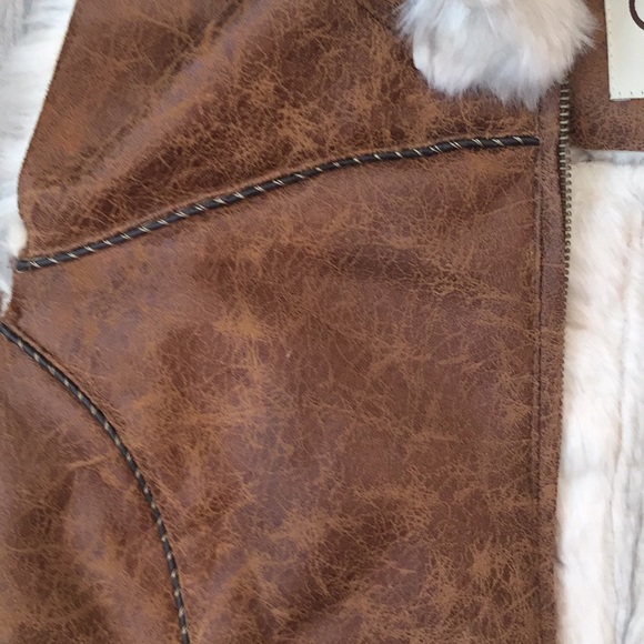 Cripple Creek Faux Fur Vest - Picture 3 of 9